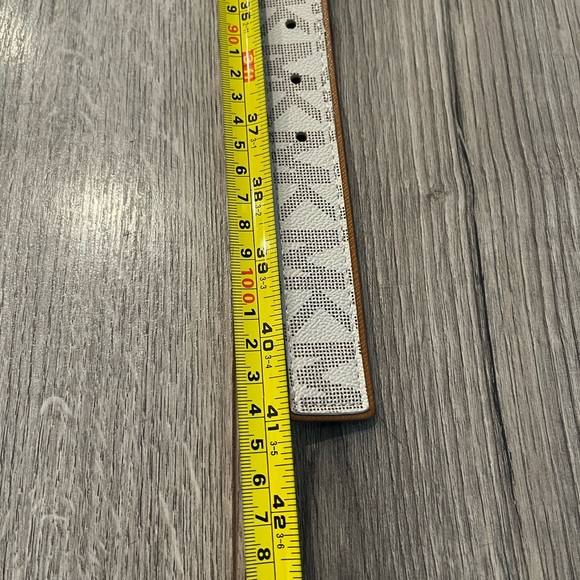 Michael Kors belt - Picture 4 of 7